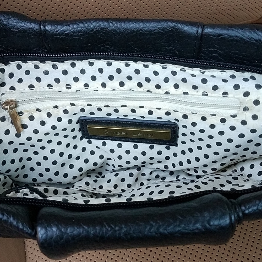 Beautiful Metal Chain Clutch - Picture 3 of 5